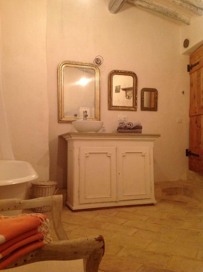 Bed and Breakfast Le Vieux Portail Сен-Сатюрнен-д'Апт Экстерьер фото